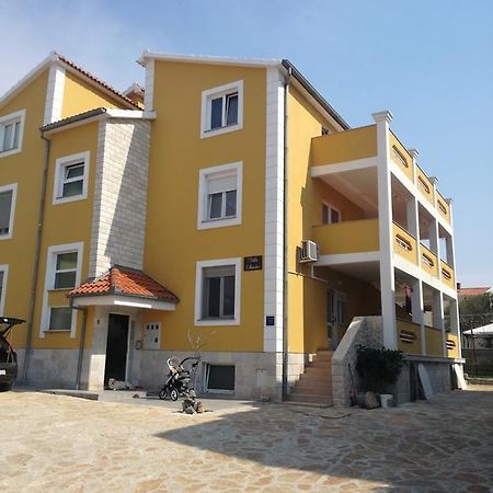 Apartments Lili Zadar Bagian luar foto